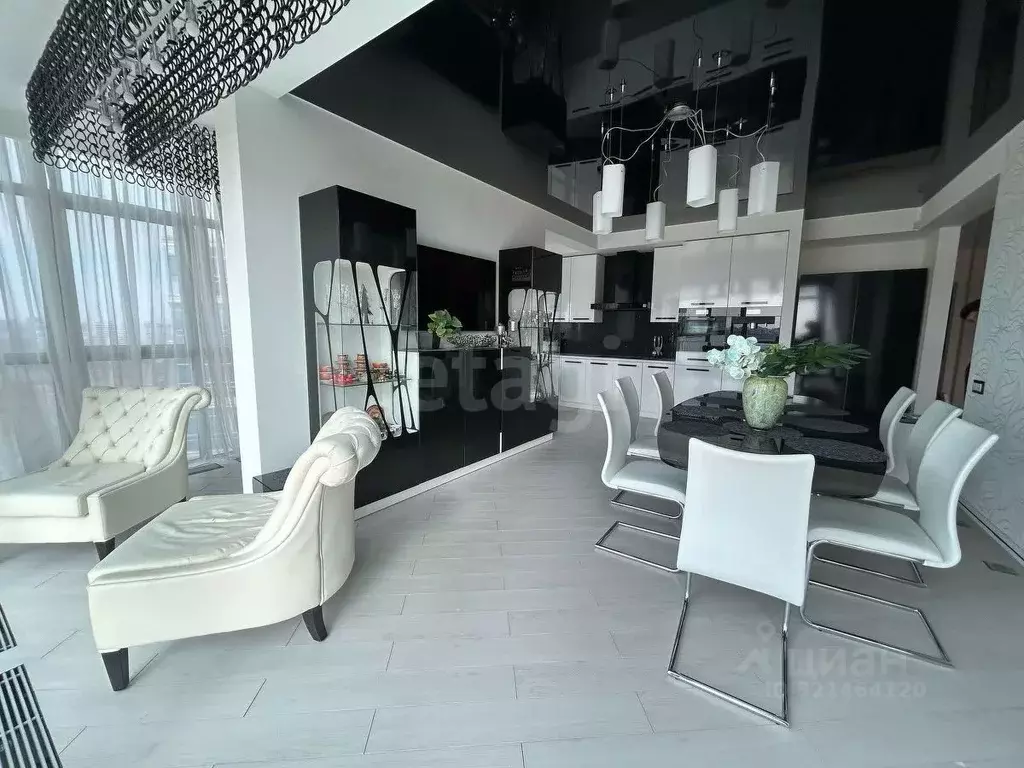 3-к кв. Татарстан, Казань ул. Сибгата Хакима, 17 (150.0 м) - Фото 0