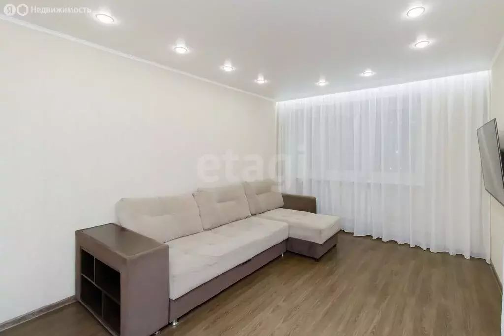 2-комнатная квартира: Тюмень, улица Монтажников, 1 (46.6 м) - Фото 2