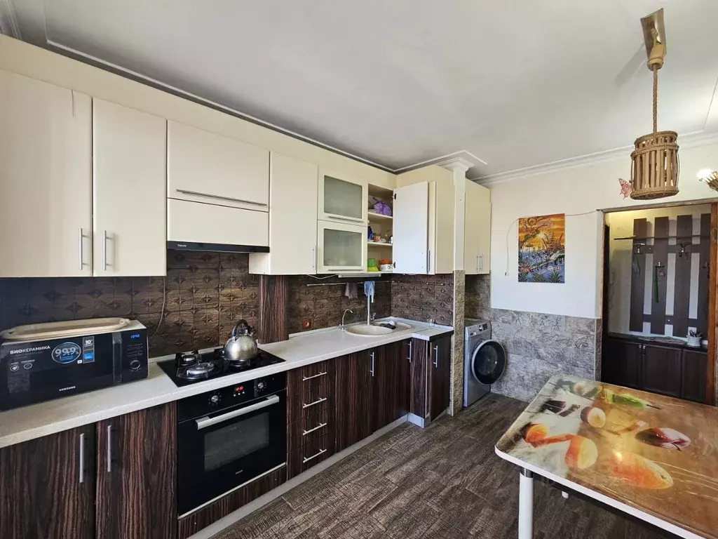 3-к кв. Крым, Симферополь просп. Победы, 210 (65.0 м) - Фото 1