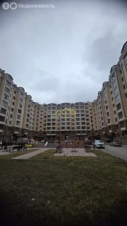 3-комнатная квартира: Владикавказ, улица Курсантов-Кировцев, 4А (128 ... - Фото 1