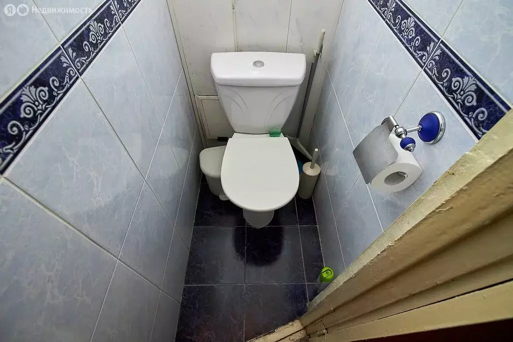 3-комнатная квартира: Тюмень, улица Коммунаров, 7 (50.9 м) - Фото 1