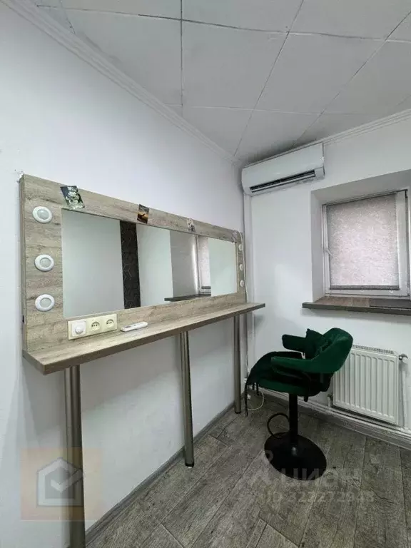 Офис в Крым, Симферополь ул. Караимская, 21 (36 м) - Фото 0