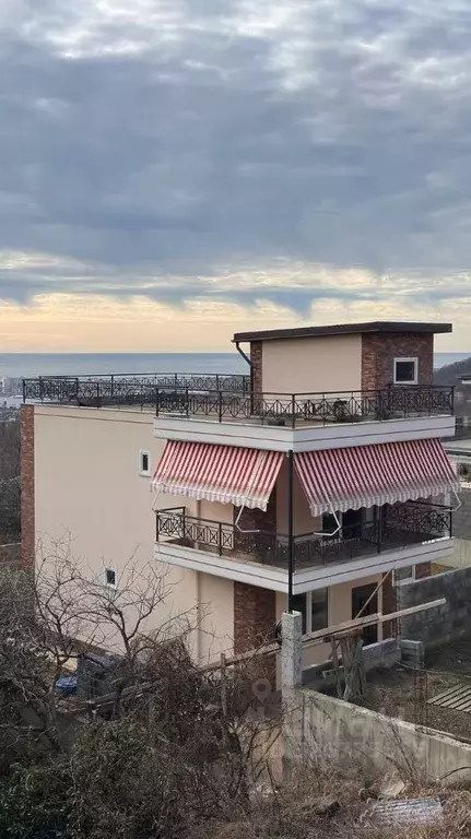 Дом в Краснодарский край, Сочи ул. Ворошиловградская (240 м) - Фото 1