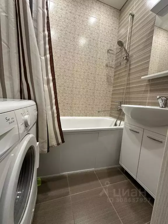 1-к кв. Татарстан, Казань ул. Фатыха Амирхана, 99 (40.0 м) - Фото 2