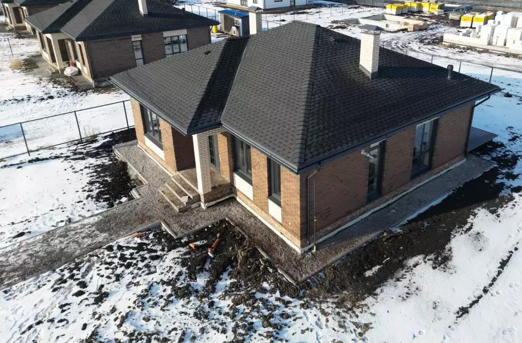 Дом в Омская область, Омский район, с. Пушкино ул. Ленского (105 м) - Фото 1