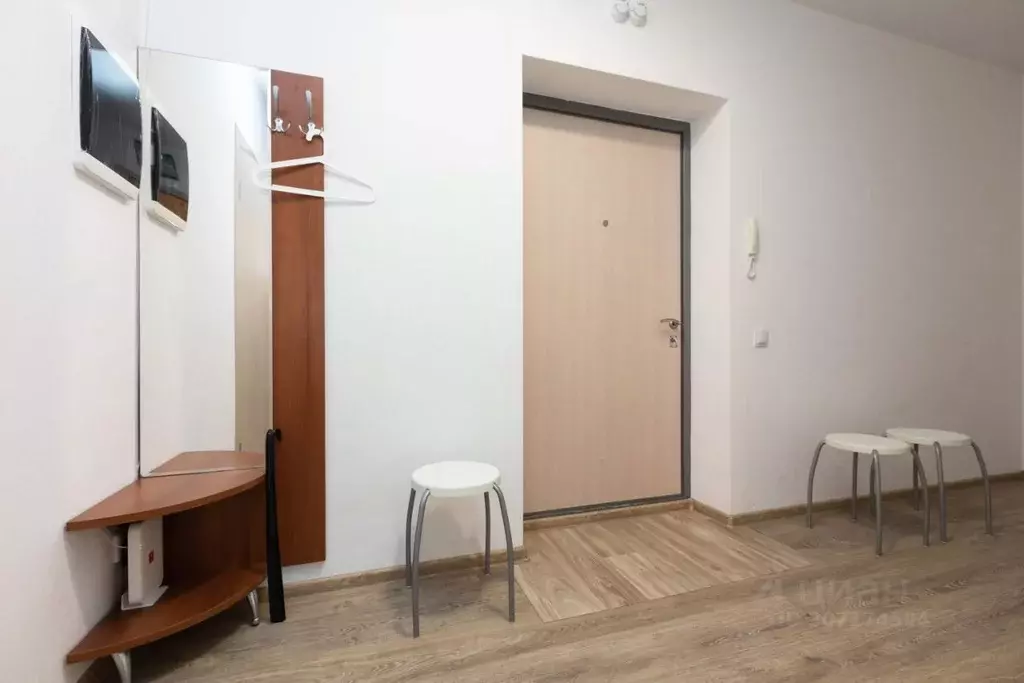 1-к кв. Свердловская область, Екатеринбург ул. Солнечная, 33А (50.0 м) - Фото 1