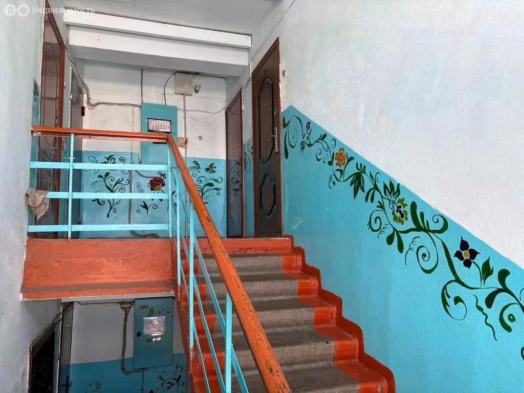 3-комнатная квартира: Болотное, улица 50 лет Октября, 8 (63.8 м) - Фото 1