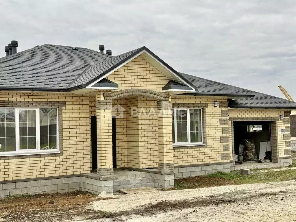 Дом в Белгородская область, Белгородский район, Разумное рп ул. ... - Фото 1