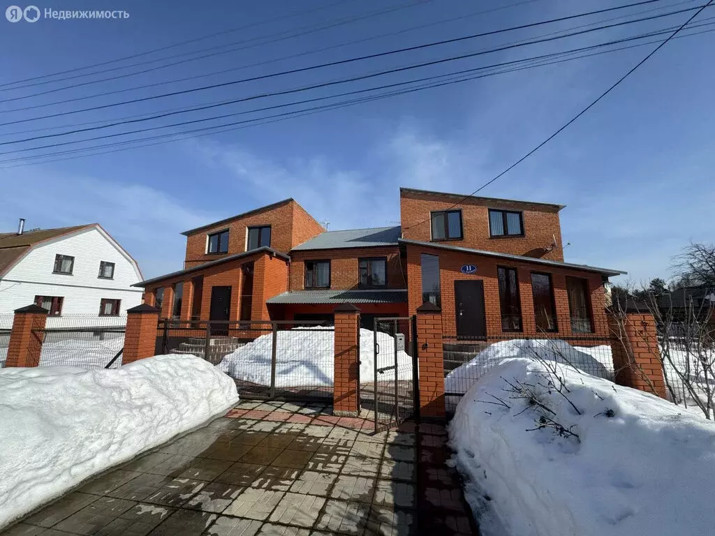 Дом в село Константиново, Берёзовая улица, 11 (284 м) - Фото 1