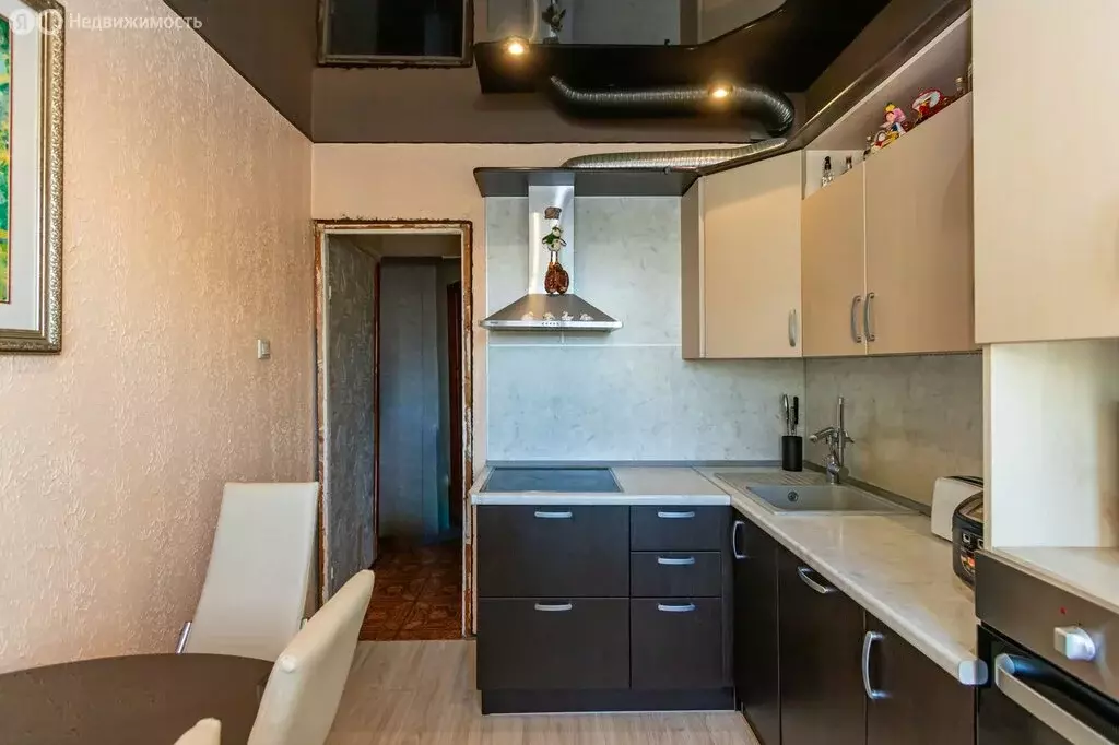 3-комнатная квартира: Тюмень, улица Московский Тракт, 102 (66 м) - Фото 1