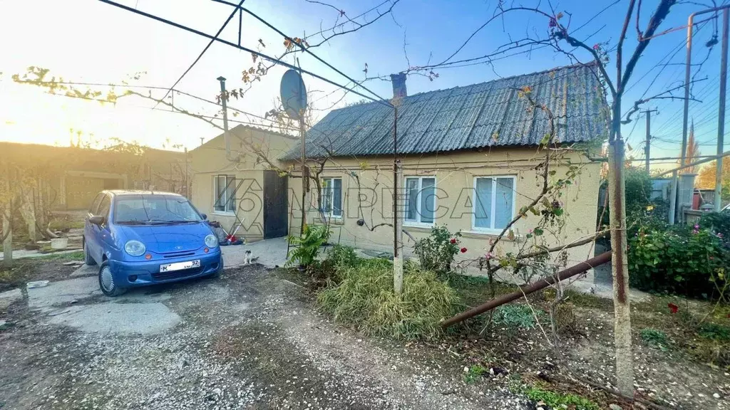 дом в крым, нижнегорский пгт пер. советский, 7 (44 м) - Фото 1