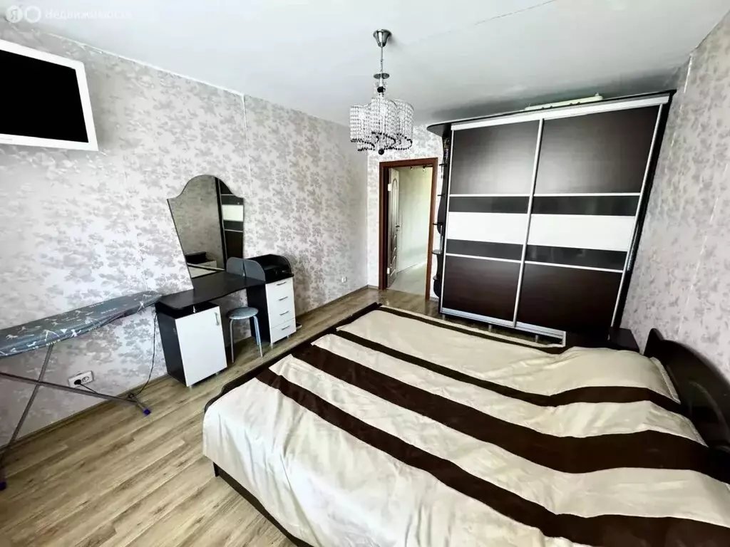 3-комнатная квартира: Новочебоксарск, улица 10-й Пятилетки, 46А (82.3 ... - Фото 1