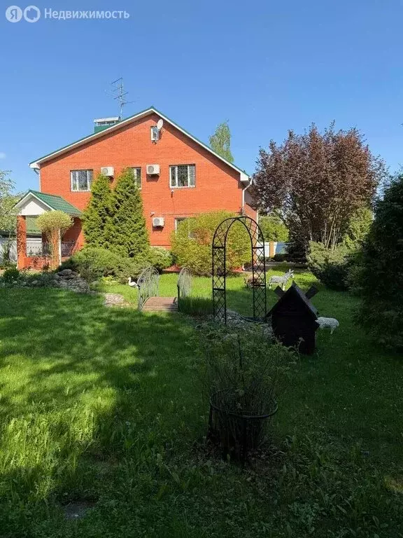 Дом в деревня Клюшниково, Подмосковная улица (250 м) - Фото 1