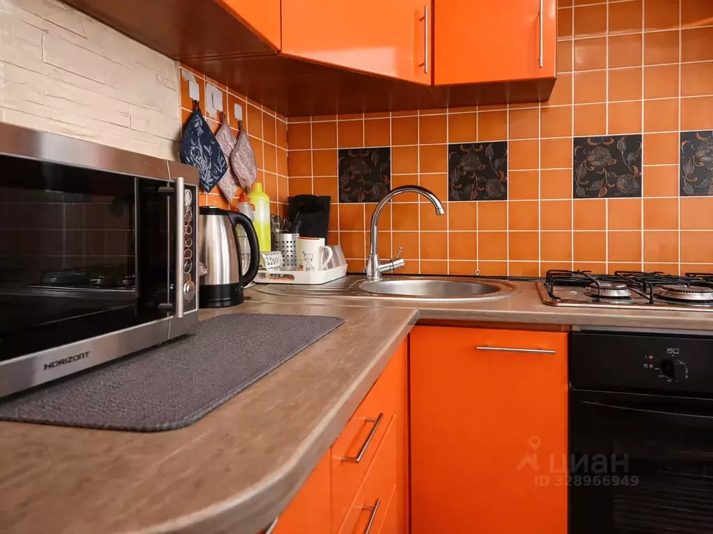 3-к кв. Омская область, Омск Заозерный мкр, ул. Сергея Тюленина, 1а ... - Фото 1