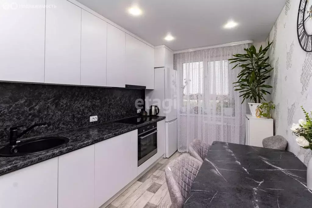 3-комнатная квартира: Тюмень, Ставропольская улица, 11 (65.6 м) - Фото 1