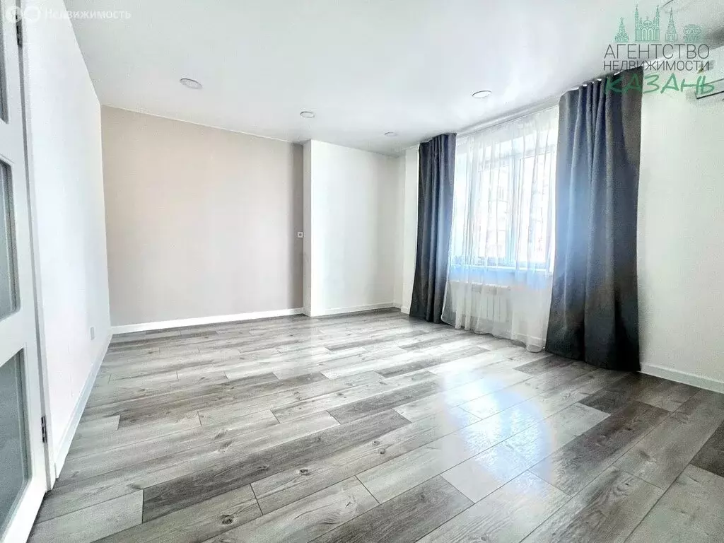 3-комнатная квартира: Казань, улица Тыныч, 1 (79.2 м) - Фото 1