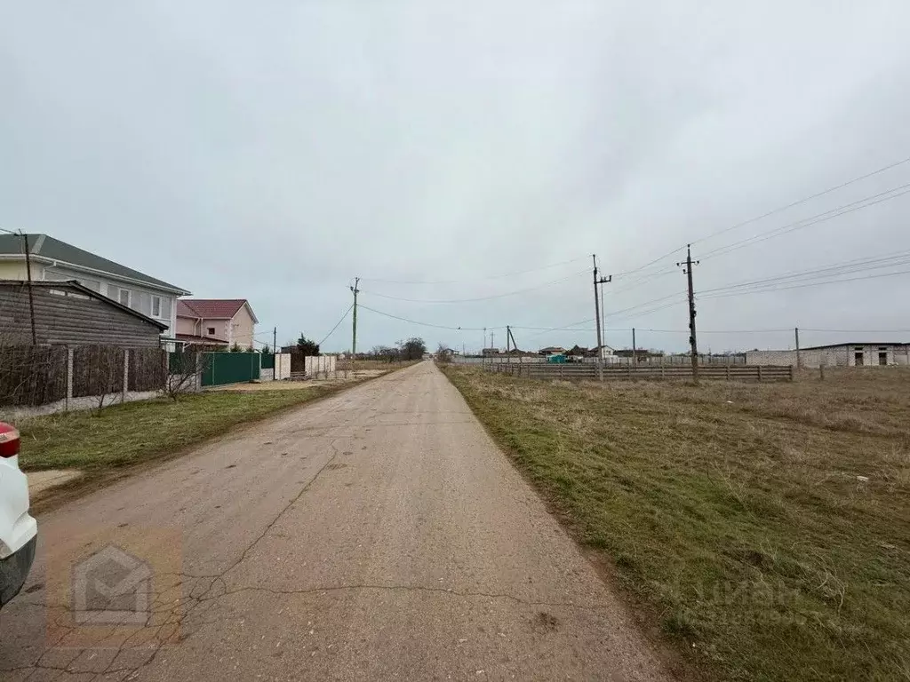 Участок в Крым, Сакский район, Молочненское с/пос, с. Витино  (8.0 ... - Фото 0