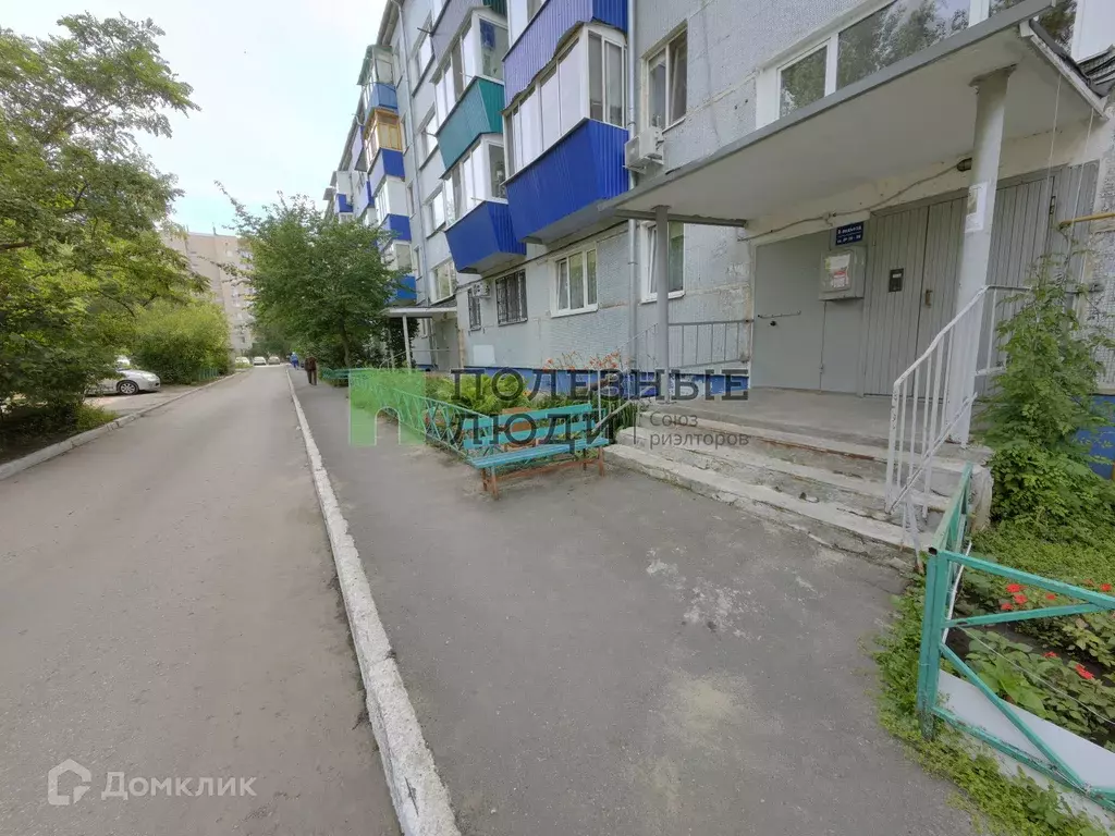 Продаётся 4-к квартира, 60 м - Фото 0