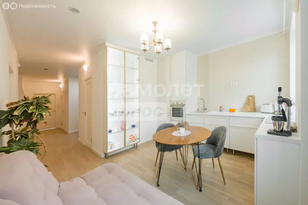 3-комнатная квартира: Екатеринбург, улица Азина, 25 (98.5 м) - Фото 1