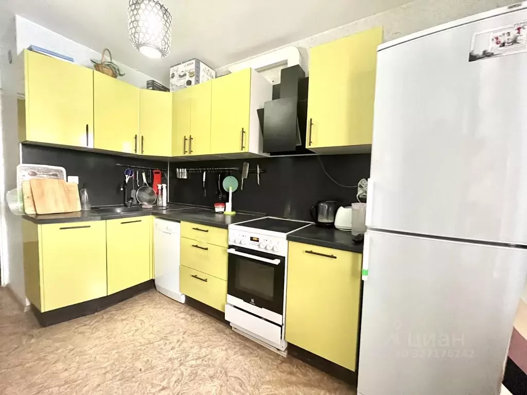 2-к кв. Башкортостан, Уфа ул. Испытателей, 21 (50.0 м) - Фото 1