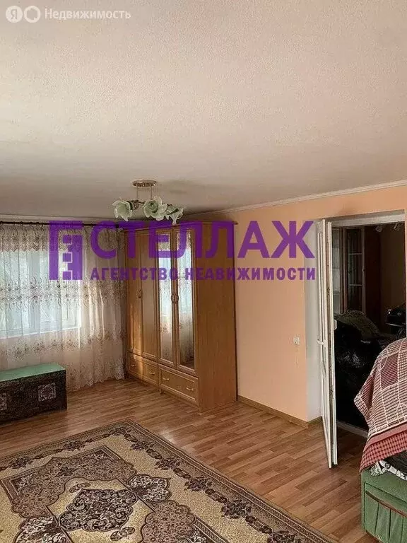 Дом в село Ленинское, Октябрьская улица (100 м) - Фото 1