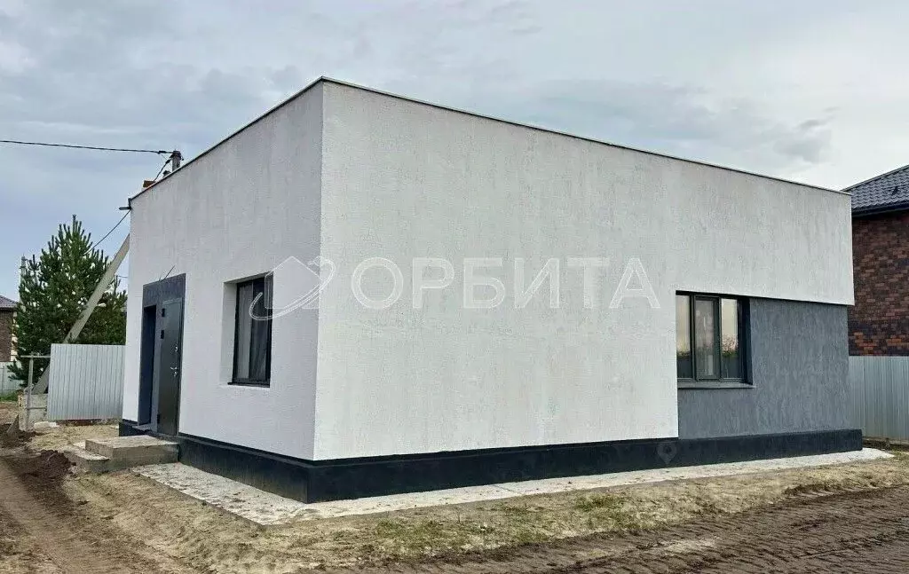 Дом в Тюменская область, Тюменский район, д. Ушакова бул. Центральный ... - Фото 0
