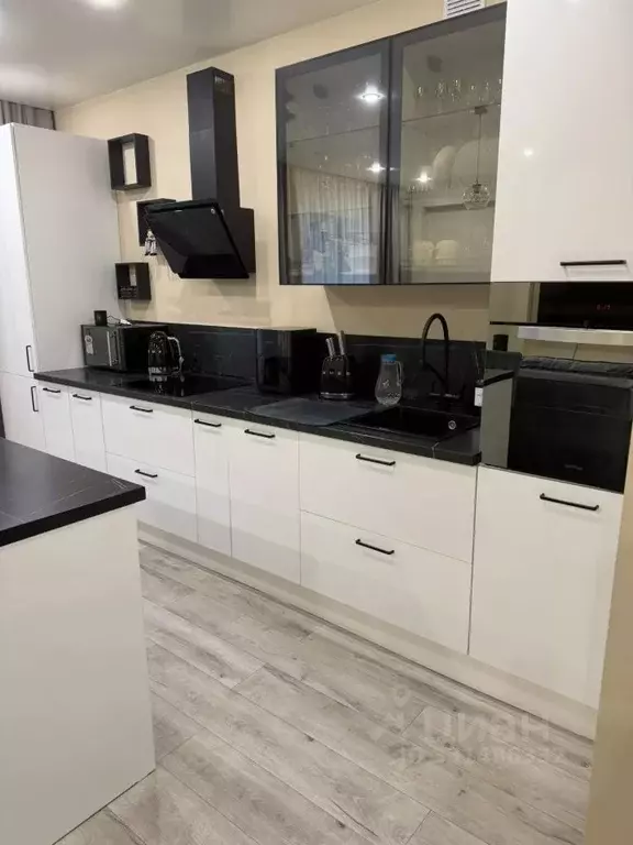 3-к кв. Красноярский край, Красноярск ул. Елены Стасовой, 40А (90.5 м) - Фото 1