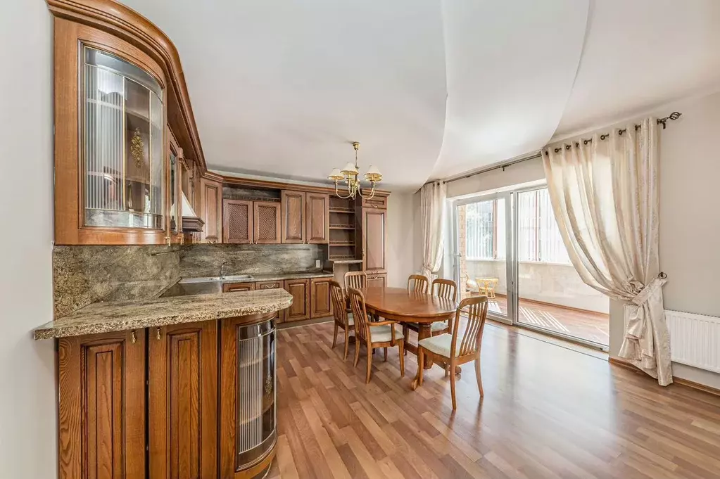 2-к. квартира, 150 м, 3/10 эт. - Фото 0