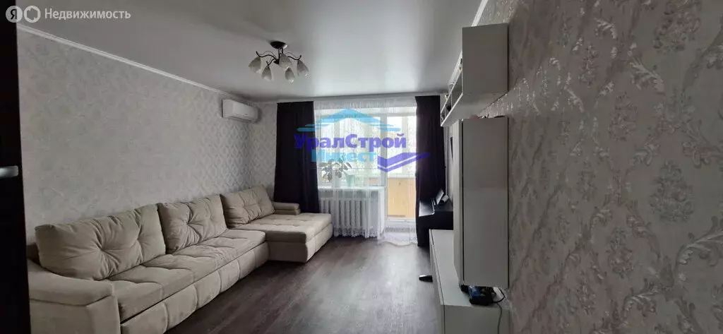 2-комнатная квартира: Октябрьский, улица Кортунова, 17 (48 м) - Фото 1