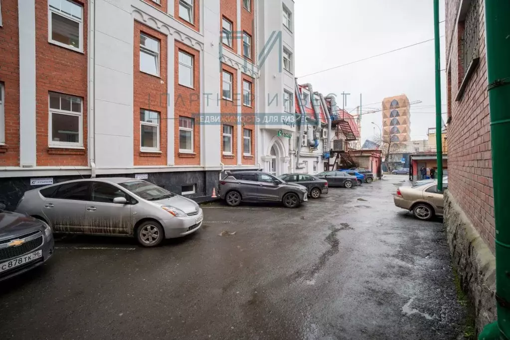 Офис в Свердловская область, Екатеринбург ул. Розы Люксембург, 19 (215 ... - Фото 2