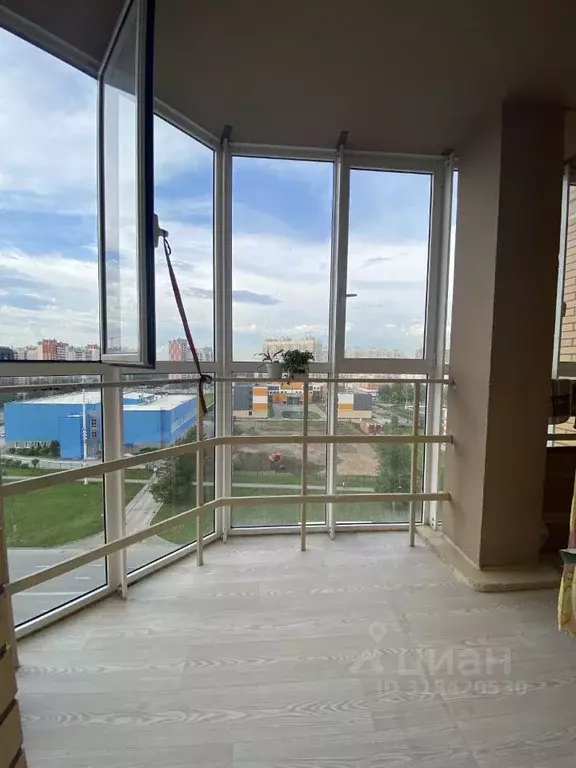 3-к кв. Новосибирская область, Новосибирск ул. Тюленина, 28 (86.0 м) - Фото 0
