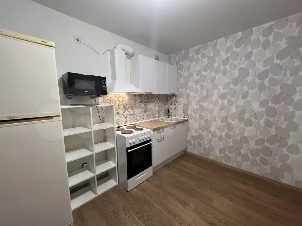 1-к. квартира, 40 м, 1/10 эт. - Фото 1