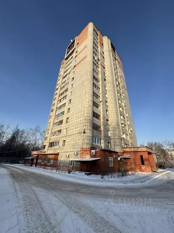 3-к кв. Пермский край, Пермь ул. Нижне-Курьинская, 4 (71.2 м) - Фото 1