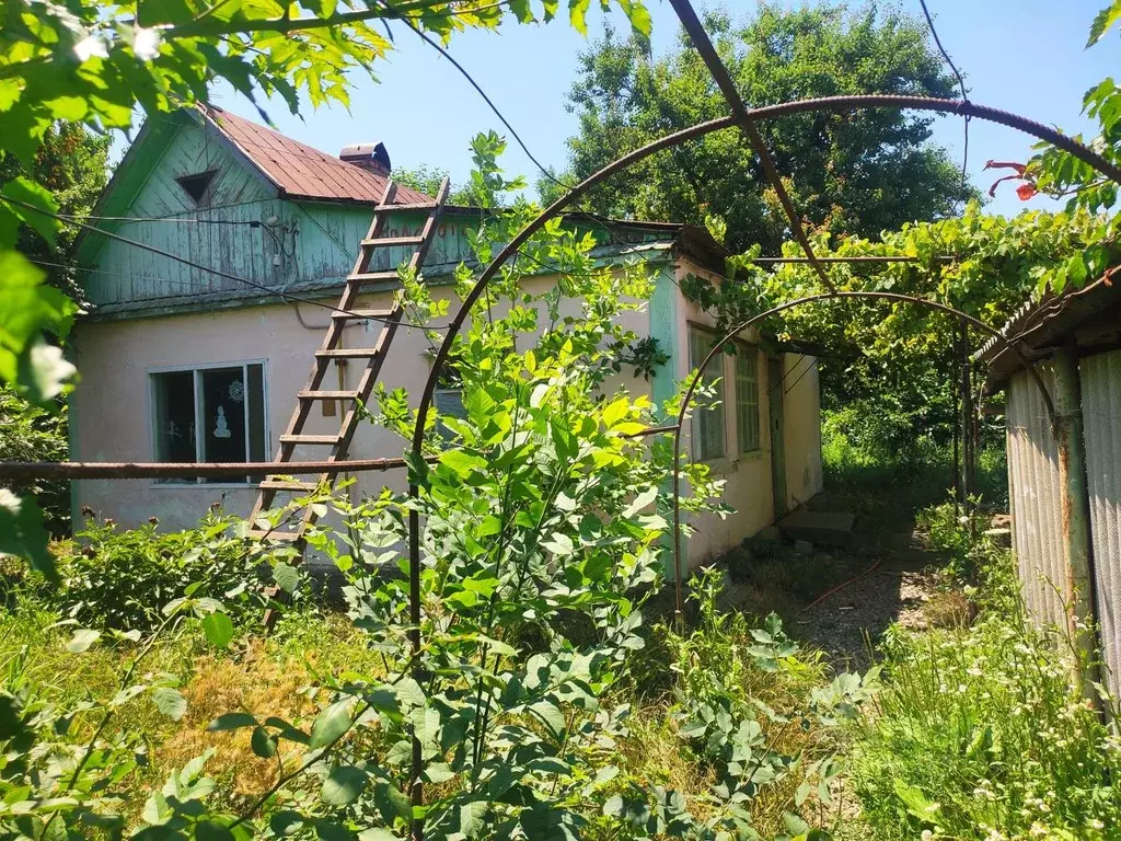 Дом в Краснодарский край, Абинский район, Ахтырское городское ... - Фото 1