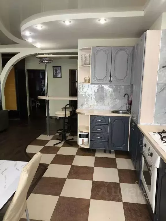 3-к кв. Саратовская область, Энгельс Ленинградская ул., 33 (70.0 м) - Фото 1