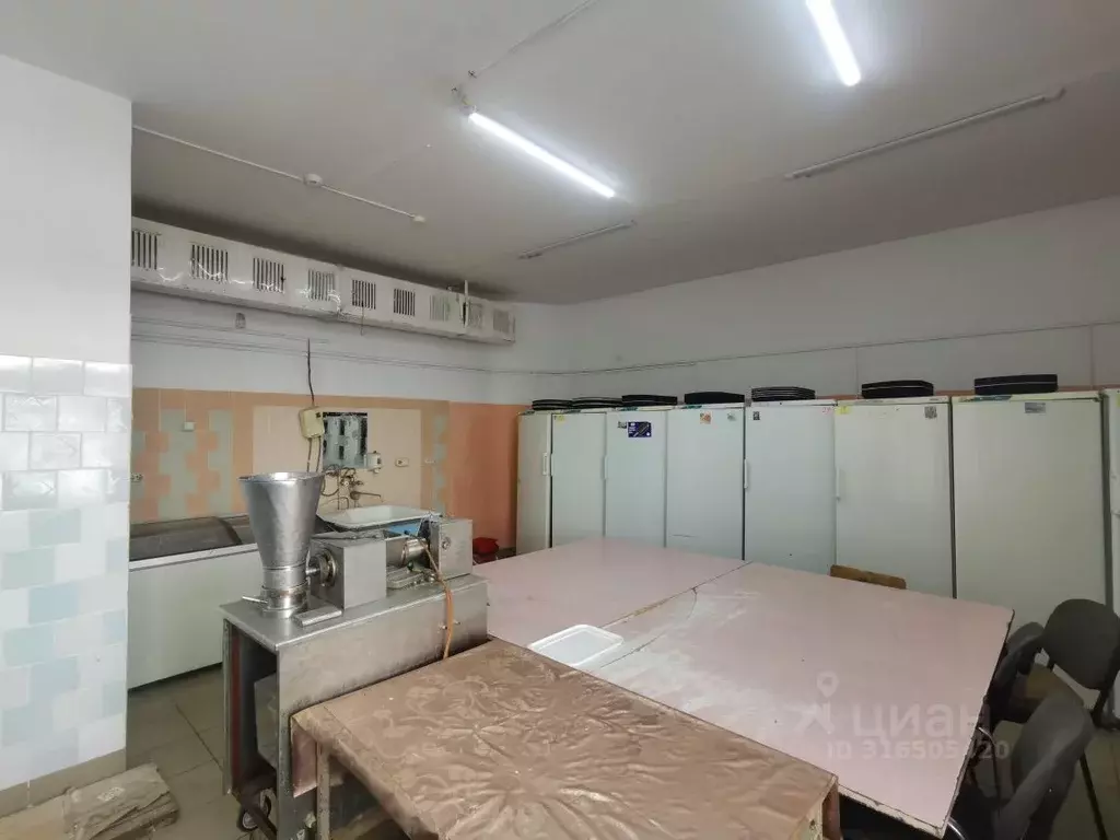 Производственное помещение в Магаданская область, Магадан ул. Берзина, ... - Фото 2