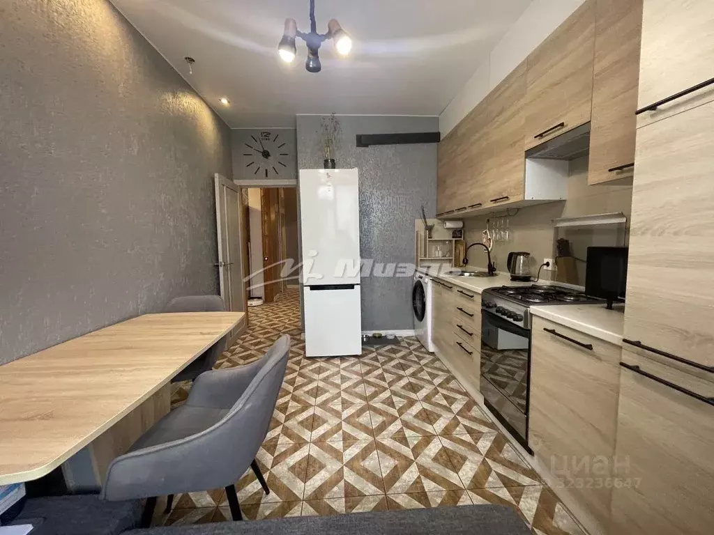 1-к кв. Крым, Симферополь ул. Батурина, 199 (38.6 м) - Фото 1