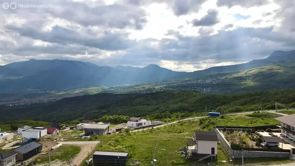 Участок в Лучистое, улица Ай-Серез (7.15 м) - Фото 1