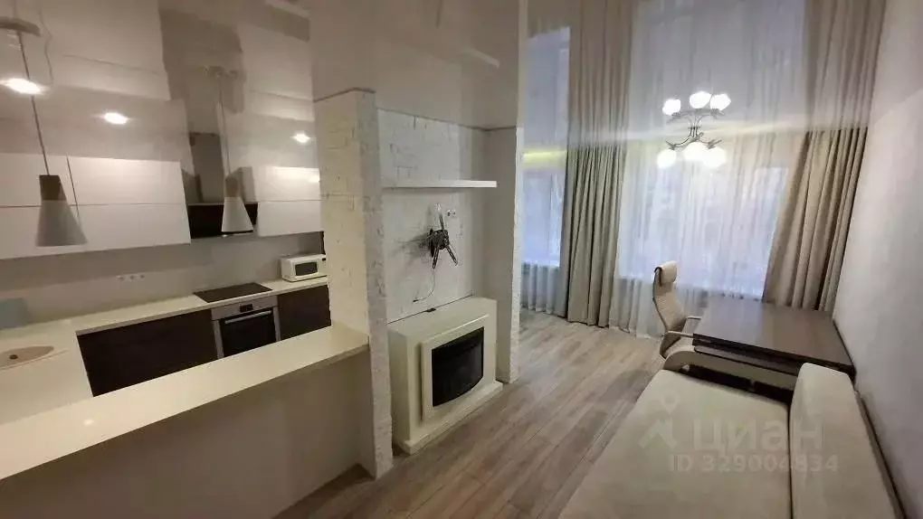 2-к кв. Приморский край, Владивосток ул. Свердлова, 35 (95.7 м) - Фото 1