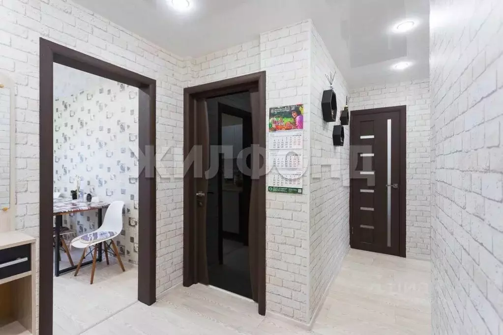 3-к кв. Новосибирская область, Бердск ул. Красная Сибирь, 110 (65.7 м) - Фото 1