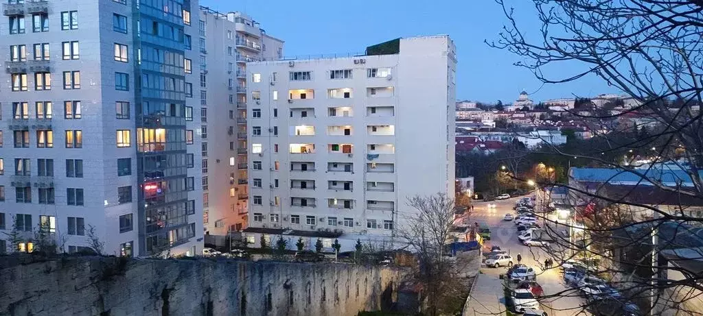 1-к кв. Севастополь ул. Сенявина, 2 (50.0 м) - Фото 0