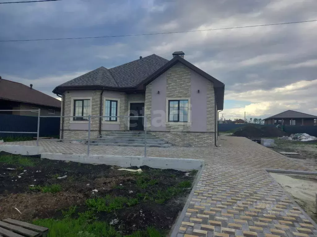 Дом в Белгородская область, Губкин ул. Детская, 17 (167 м) - Фото 0