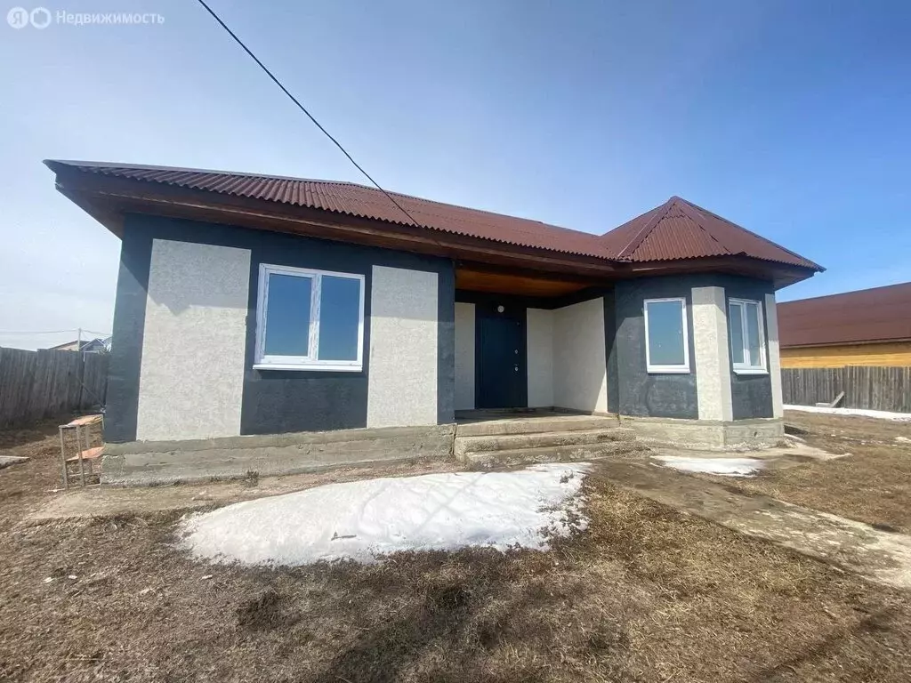 Дом в село Хомутово, Финская улица (180 м) - Фото 1