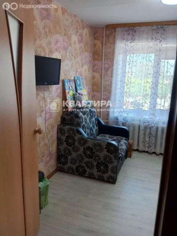 2-комнатная квартира: Невьянск, улица Космонавтов, 2 (41.9 м) - Фото 1