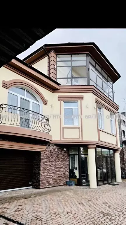 Дом в Красноярский край, Красноярск Туристская ул., 103 (265 м) - Фото 1