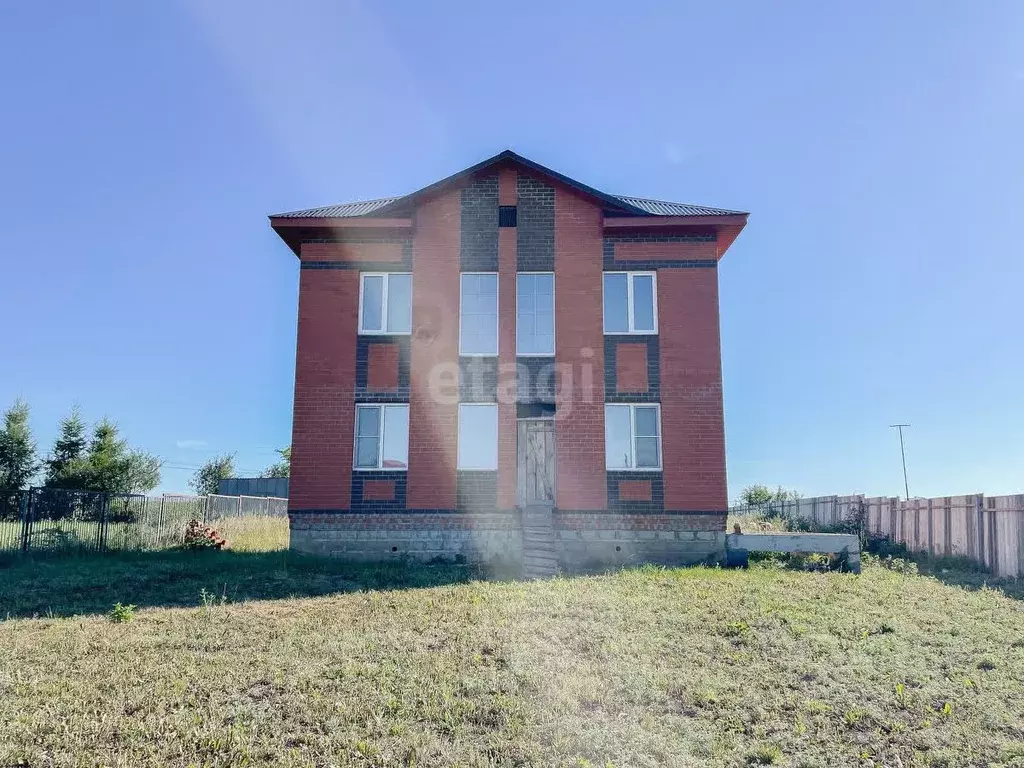 Дом в Мордовия, Лямбирский район, Пензятское с/пос, с. Пензятка ул. ... - Фото 1