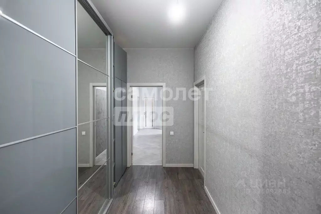 3-к кв. Омская область, Омск ул. Красный Путь, 143к3 (90.0 м) - Фото 1