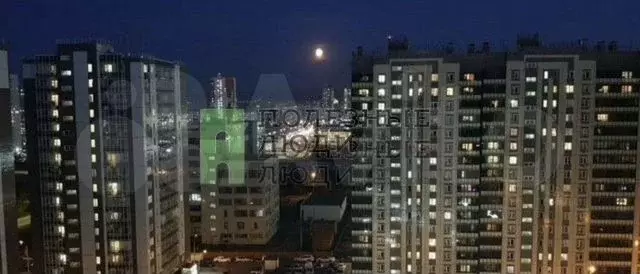 1-к. квартира, 42 м, 13/17 эт. - Фото 0