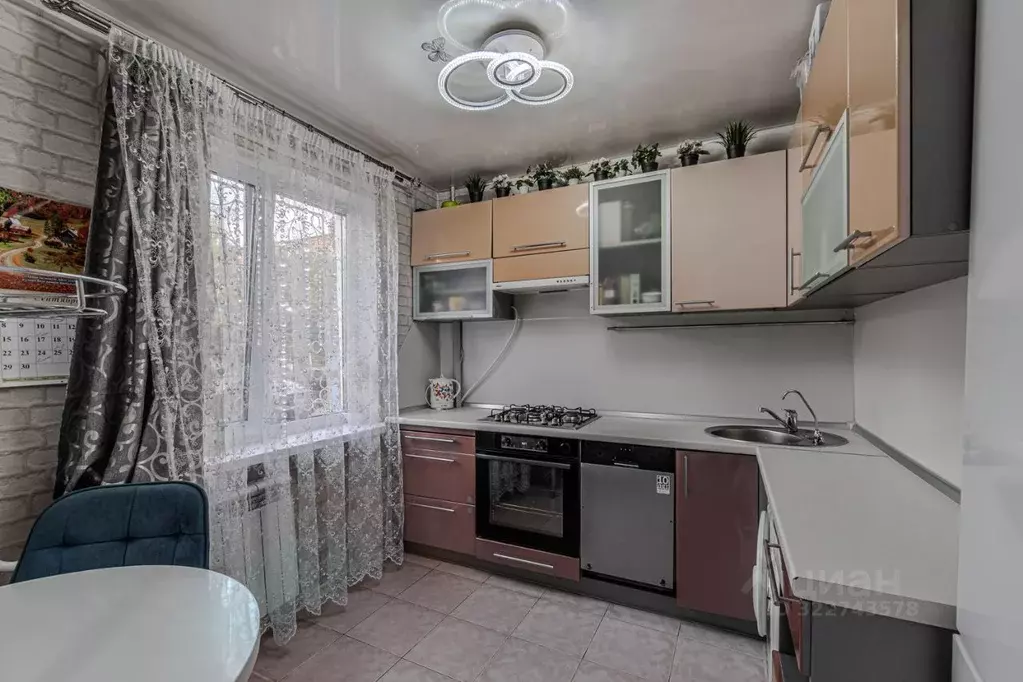 3-к кв. Омская область, Омск Заозерная ул., 3Б (60.0 м) - Фото 1