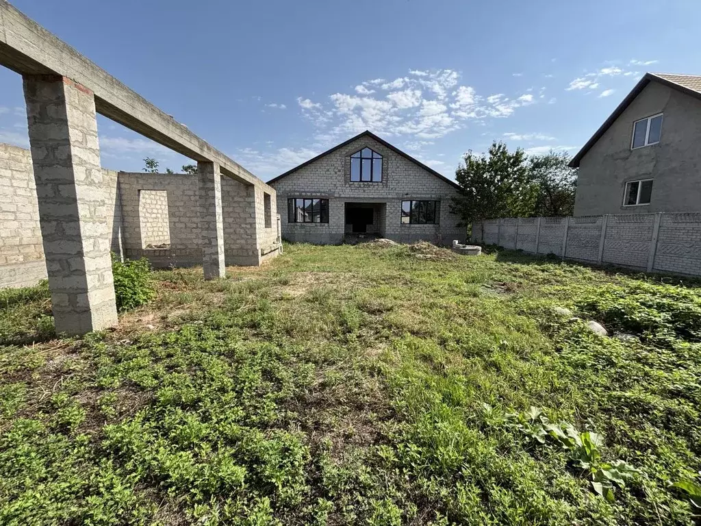 Дом в Кабардино-Балкария, Чегемский район, с. Нартан ул. М. Накова, 4 ... - Фото 1